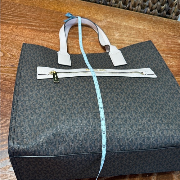Michael Kors Brown and Pink Tote Bag - Picture 15 of 15